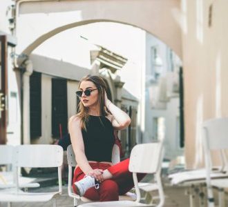 Comment engager une conversation avec une fille : quoi dire suivant les différents cas de figure