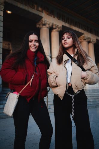 Aborder un groupe de fille dans la rue