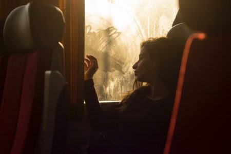 Comment aborder une fille dans le train (3 possibilités)