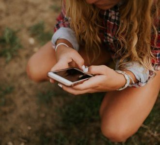 Reprendre contact avec une fille qui vous plaît : LA technique