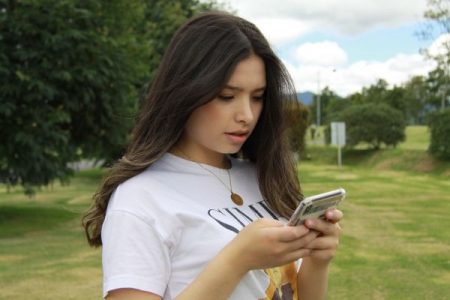 Rendre une femme amoureuse par message [2 étapes simples]