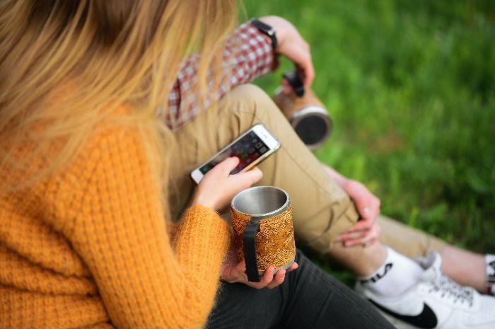 téléphone partenaire manque de confiance